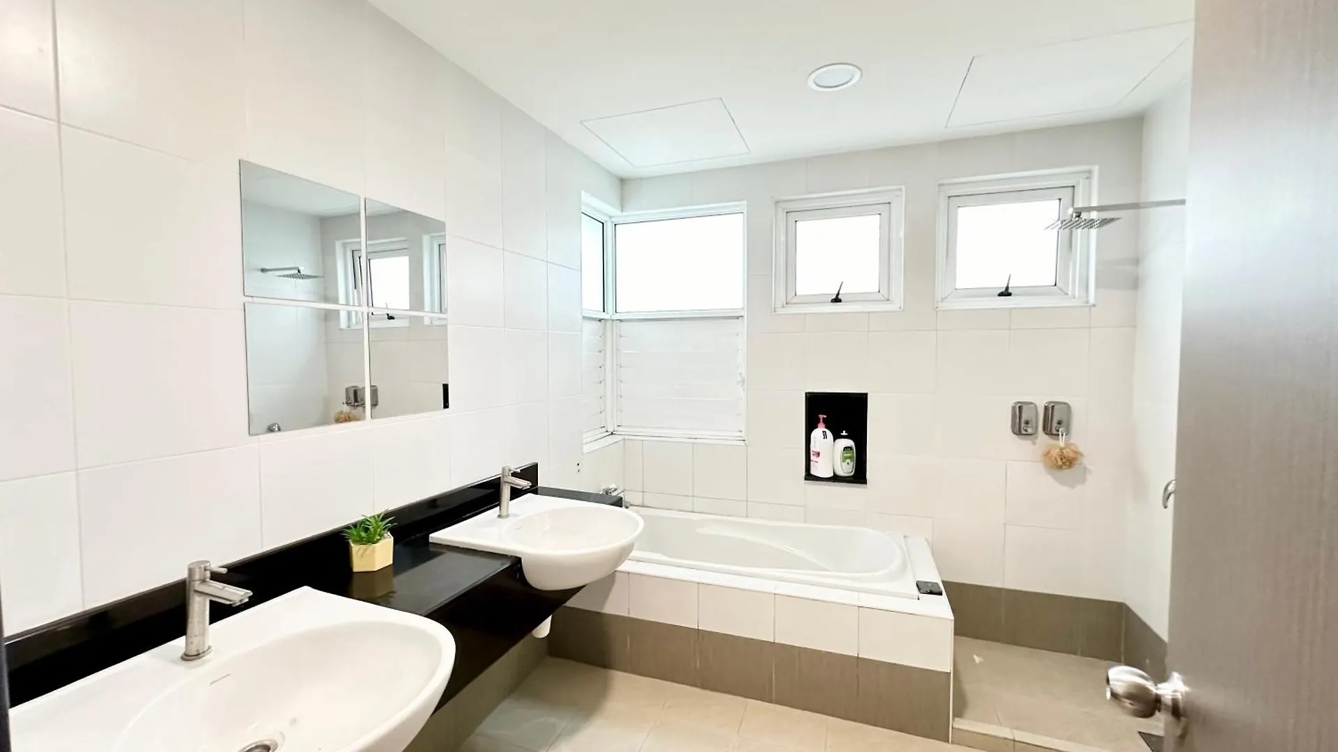 Nautilus Home At Karpal Singh For 14 Pax George Town 0*,  Malaysia